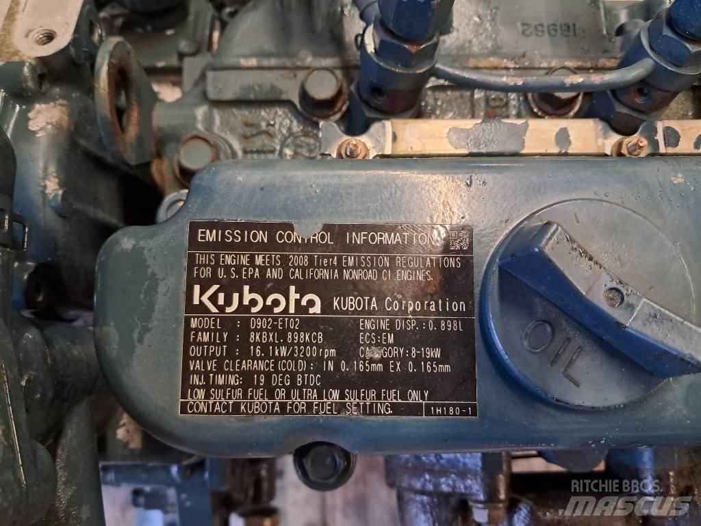 Kubota D-902 Motorok