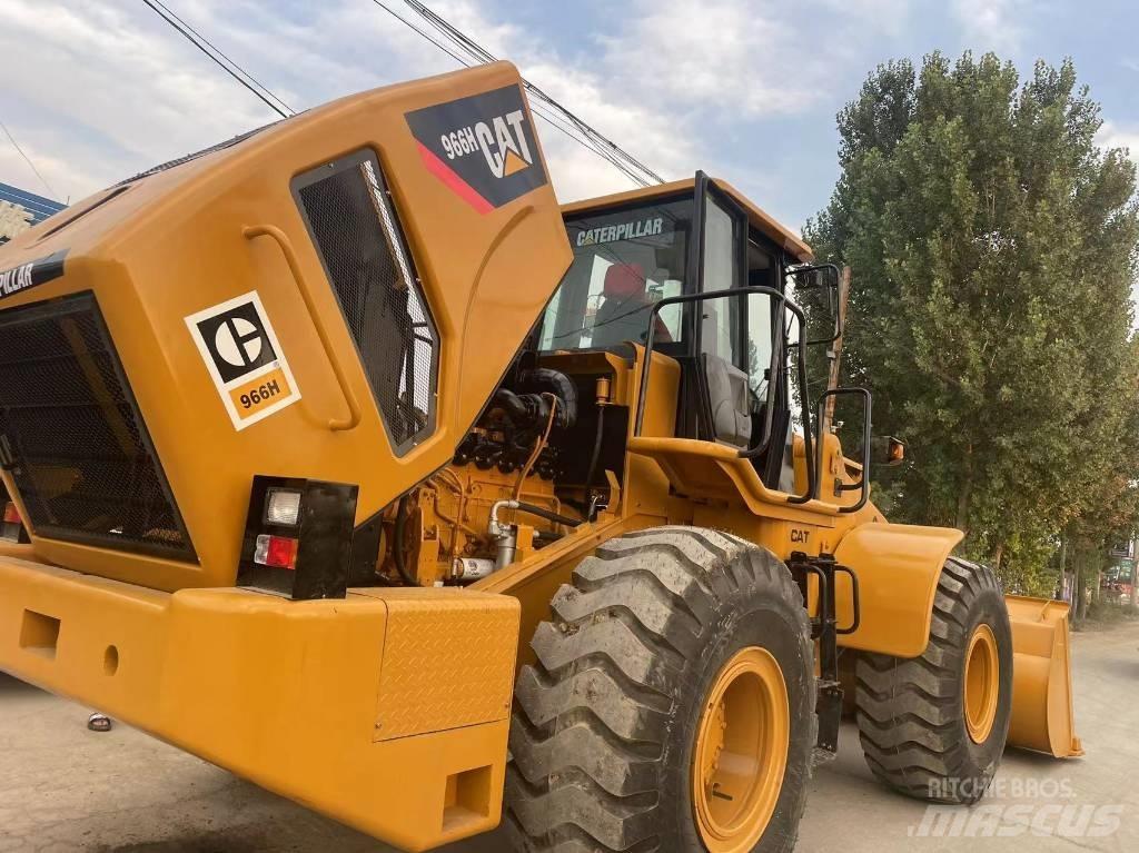 CAT 966 H Gumikerekes homlokrakodók