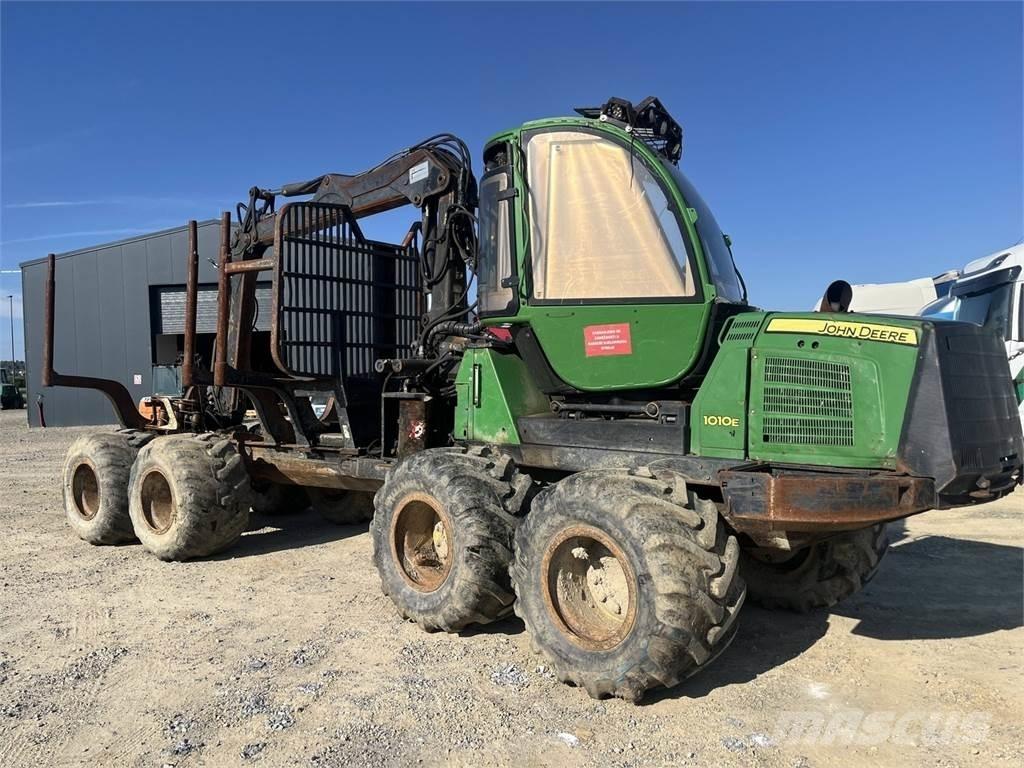 John Deere 1010E Betakarítók