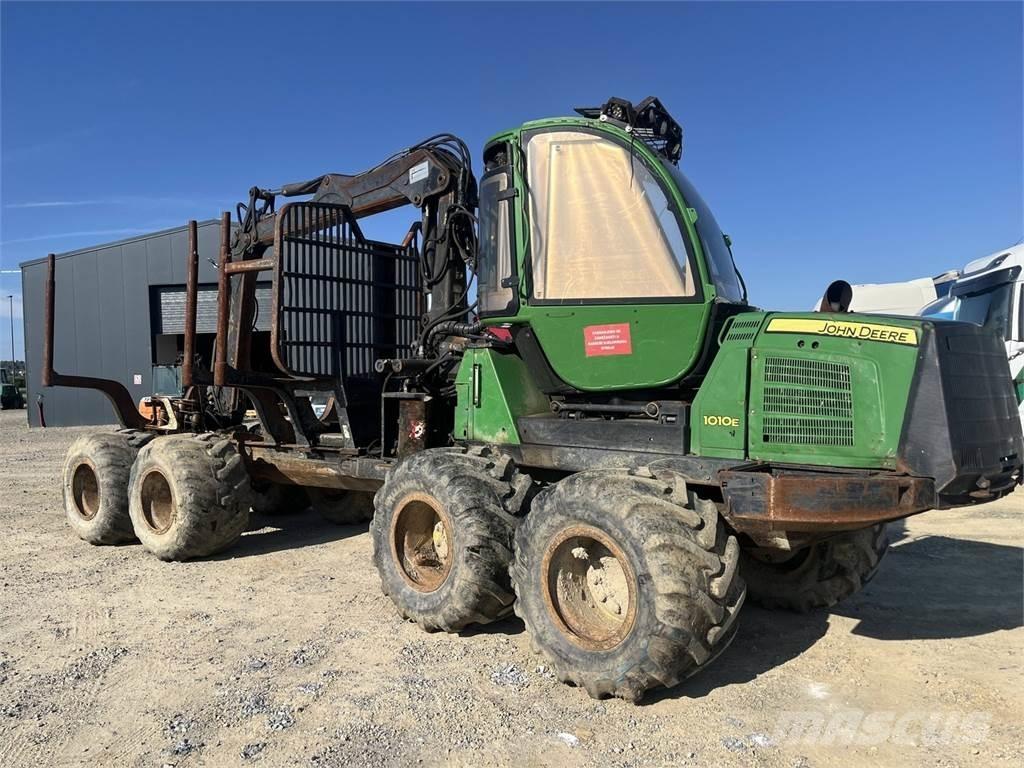 John Deere 1010E Betakarítók