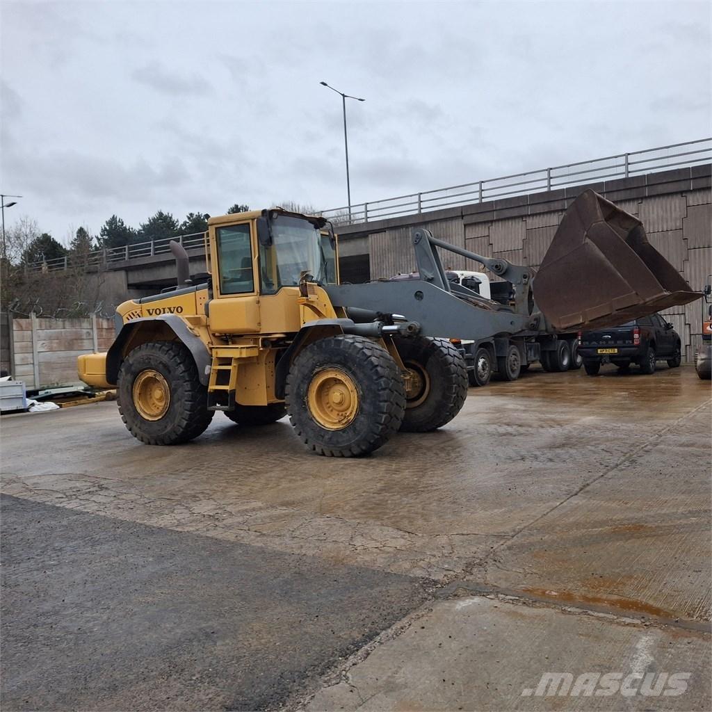 Volvo L 120 E Gumikerekes homlokrakodók