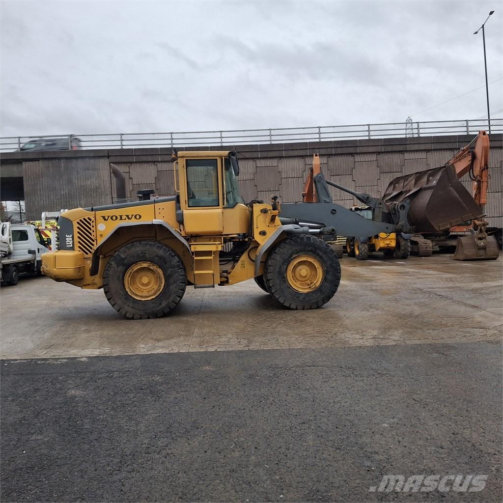 Volvo L 120 E Gumikerekes homlokrakodók