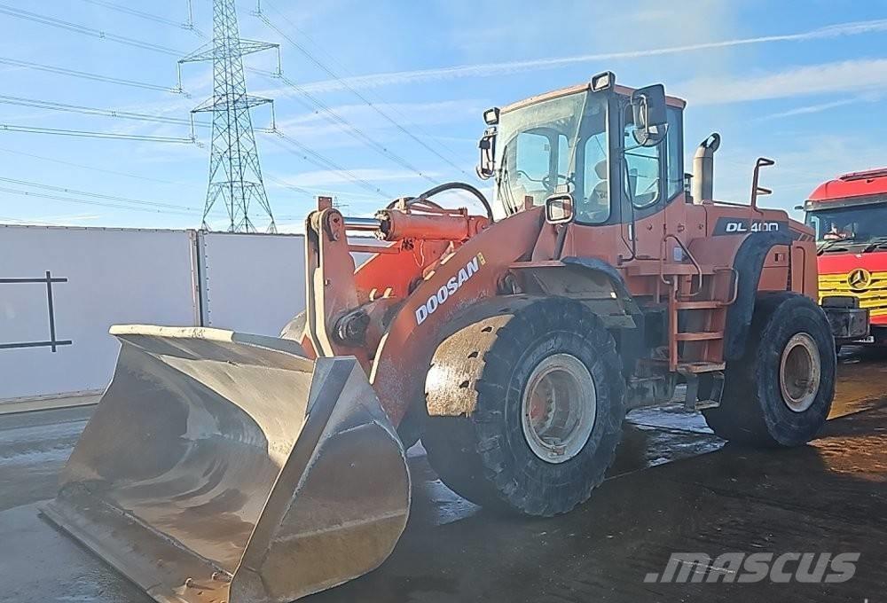 Doosan DL 400 Gumikerekes homlokrakodók