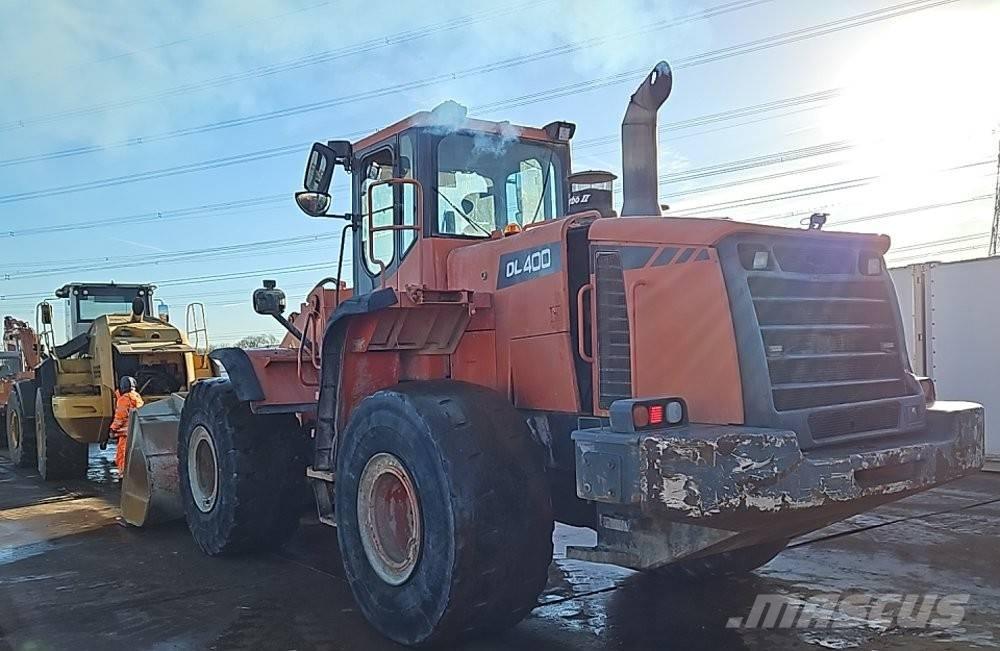 Doosan DL 400 Gumikerekes homlokrakodók
