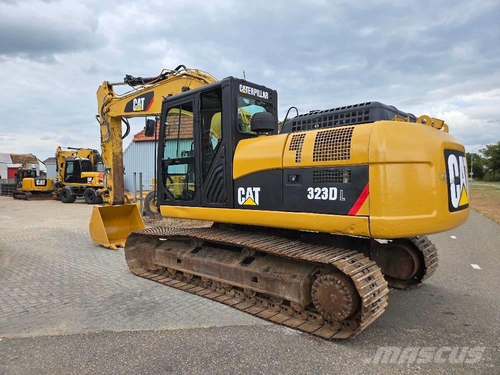 CAT 323DL Lánctalpas kotrók