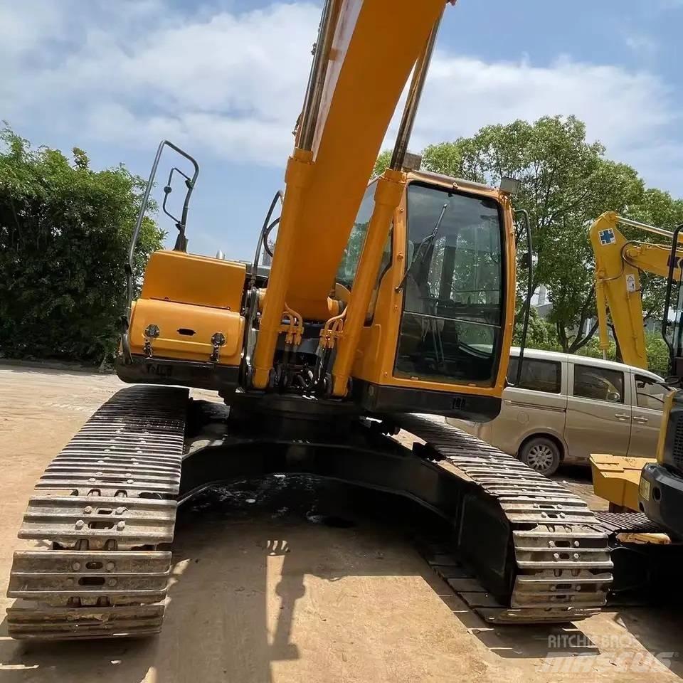 Hyundai R220-9s Lánctalpas kotrók