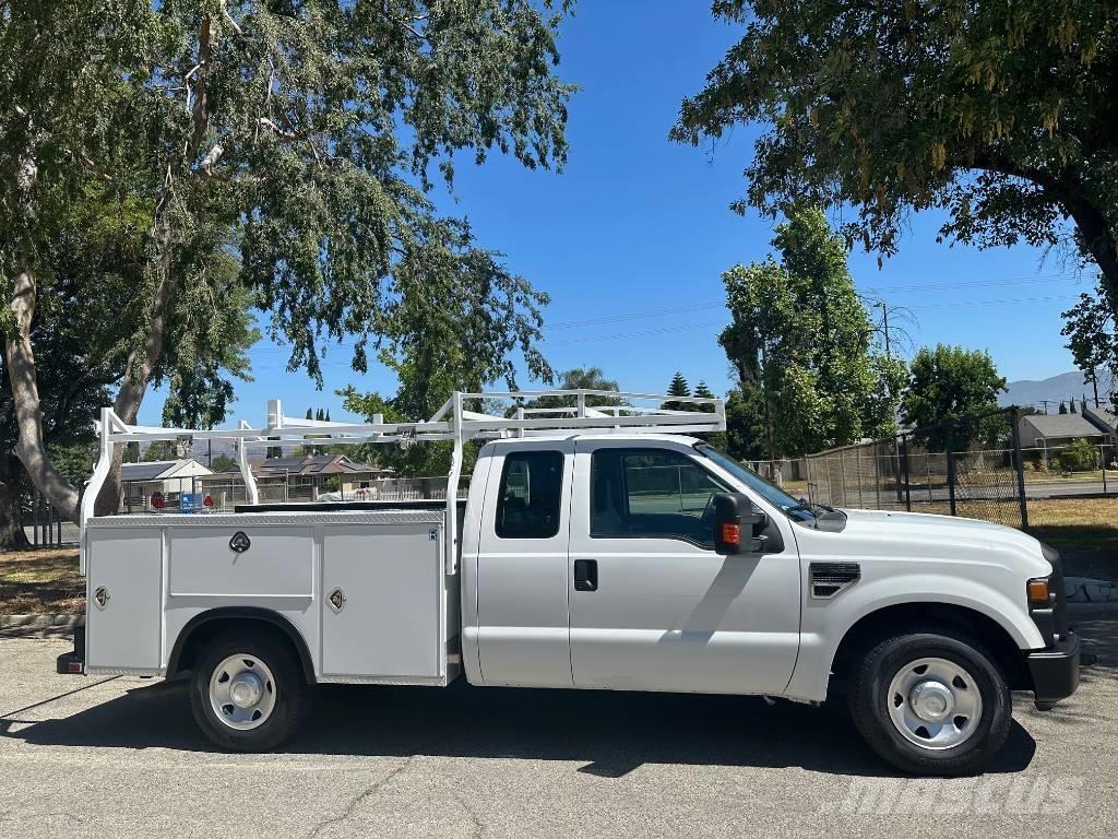 Ford F 250 SD Kis teherszállító/Platós kocsi
