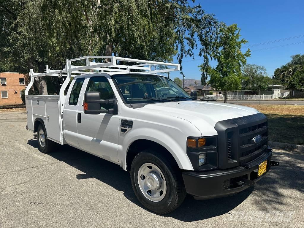 Ford F 250 SD Kis teherszállító/Platós kocsi
