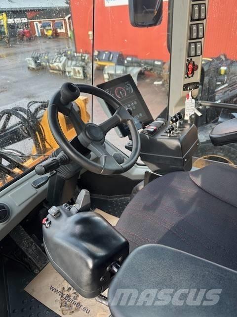 Ljungby L15 Gumikerekes homlokrakodók