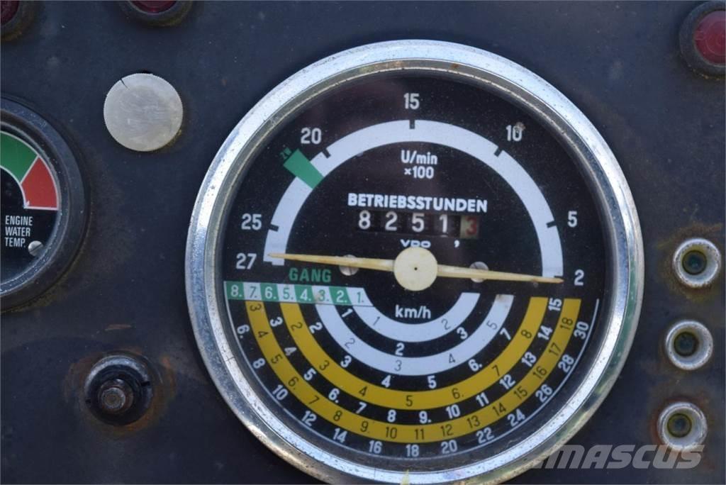 John Deere 2130 Traktorok