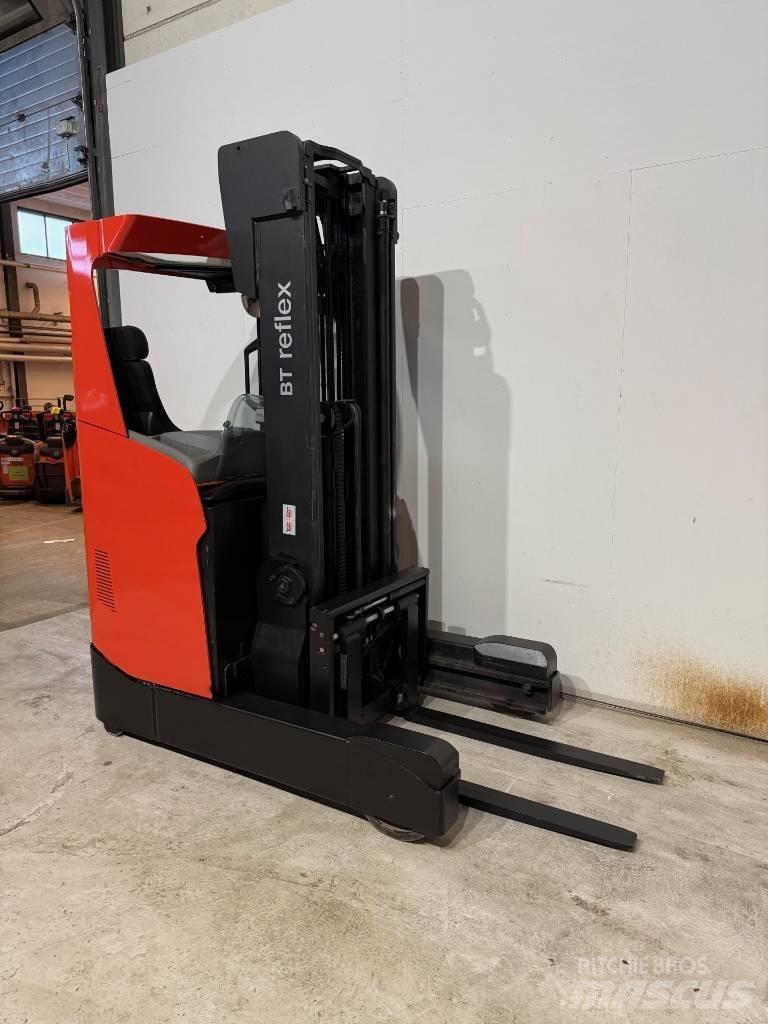 Toyota truck RRE200H Tolóoszlopos targonca
