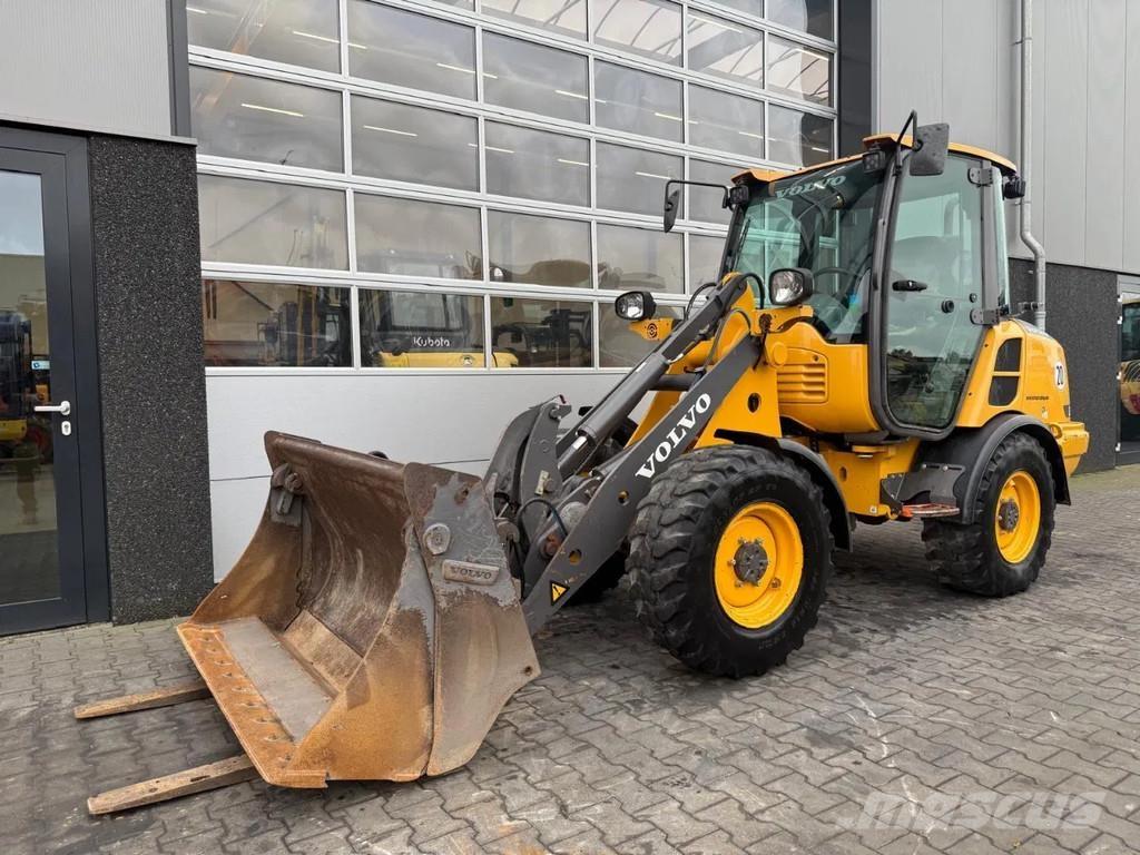 Volvo L20F Gumikerekes homlokrakodók