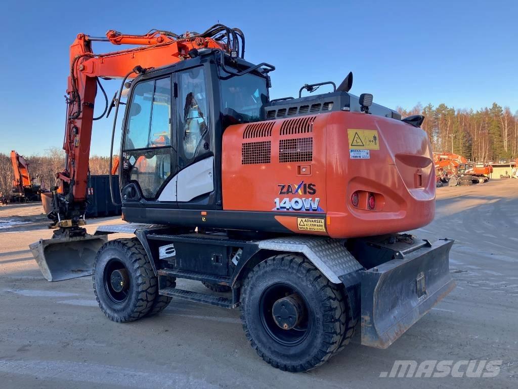 Hitachi ZX 140 WT-6 Gumikerekes kotrók