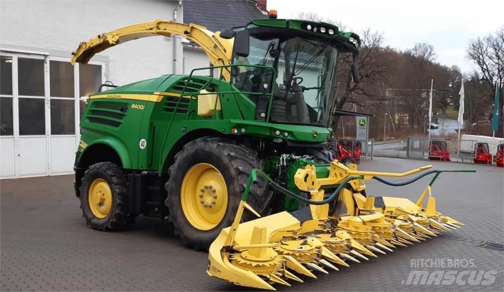 John Deere 8400i Önjáró szecskázók