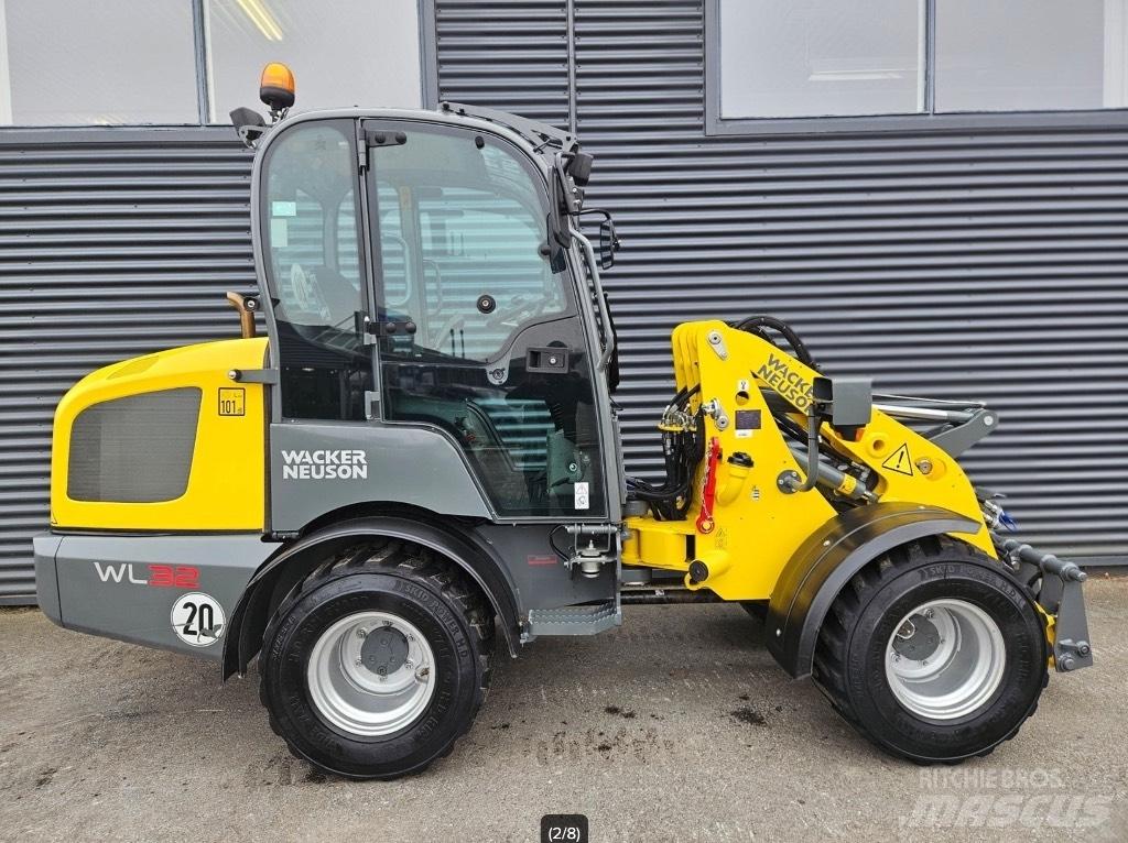 Wacker Neuson WL 32 Gumikerekes homlokrakodók
