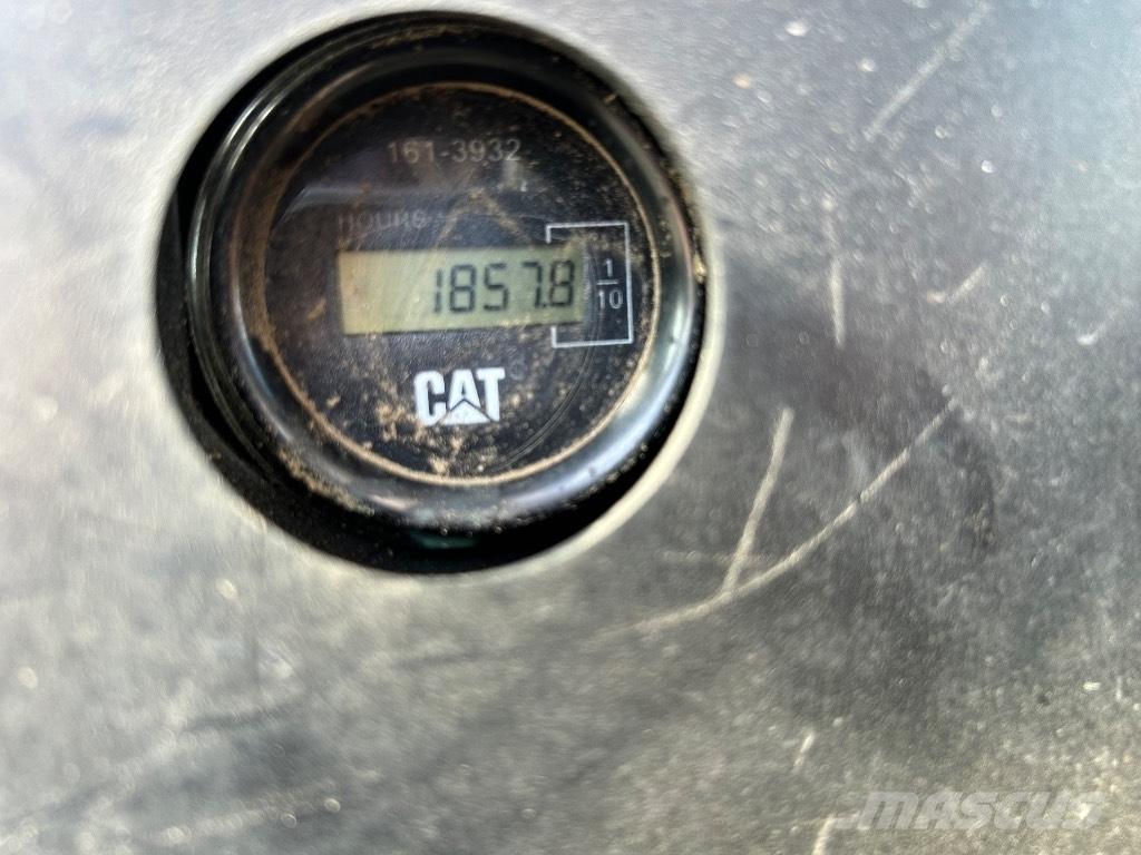 CAT 303.5 C Mini kotrók < 7t