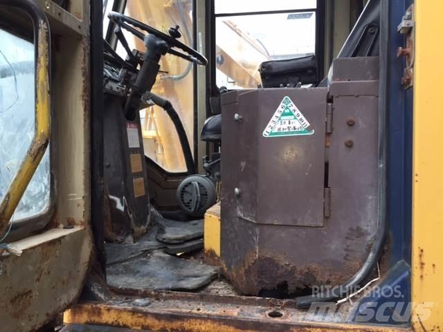 Komatsu WA150-1 Gumikerekes homlokrakodók