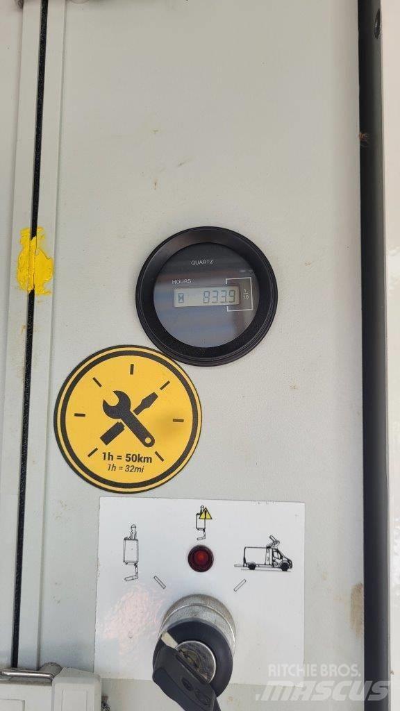 Renault Master Pótkocsira szerelt emelők és állványok