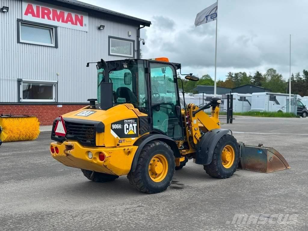 CAT 906 H Gumikerekes homlokrakodók