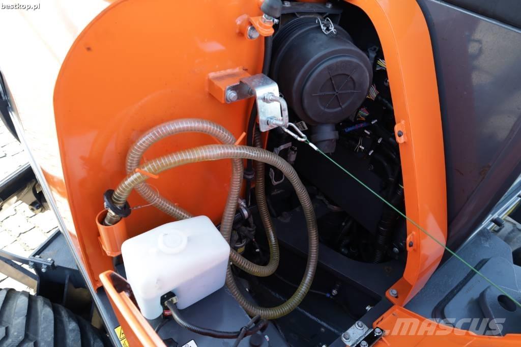 Doosan DX 57 W-5 Gumikerekes kotrók