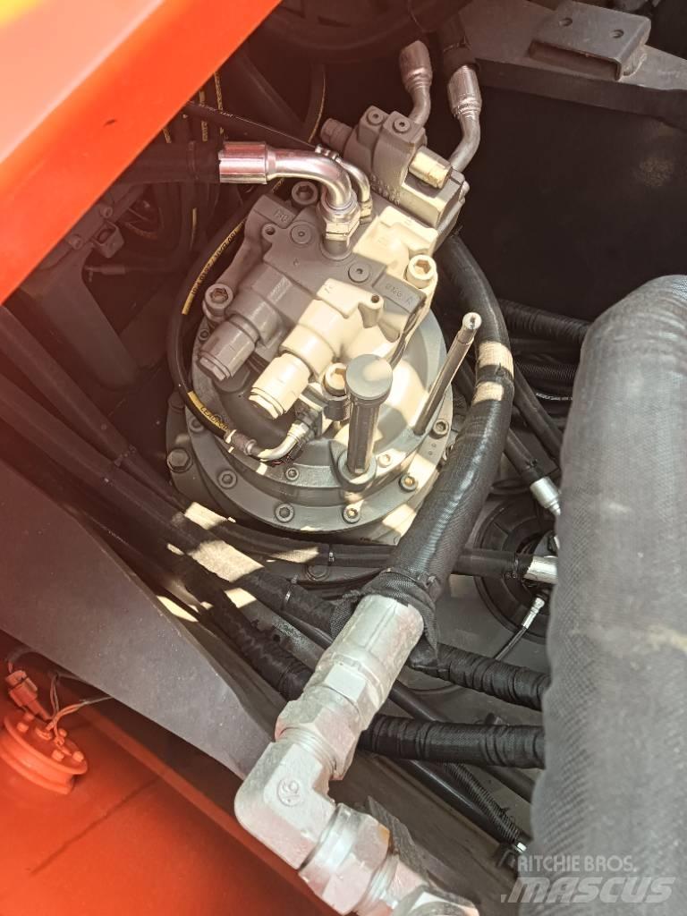 Hitachi ZX 240 Lánctalpas kotrók