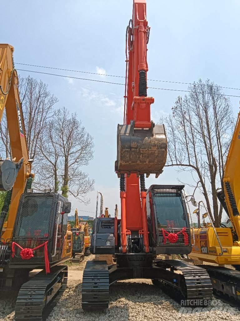 Hitachi ZX 240 Lánctalpas kotrók