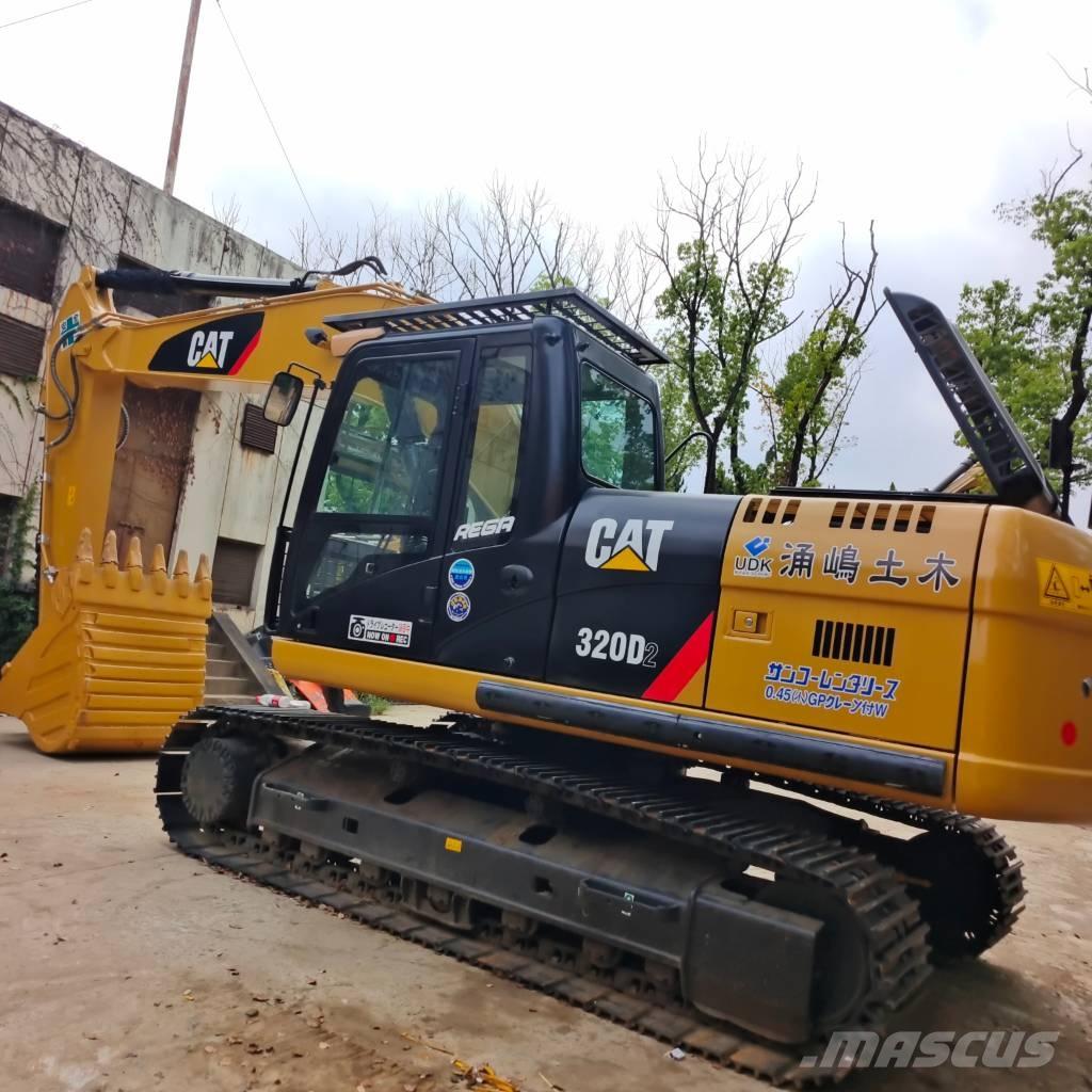 CAT 320 D2 Lánctalpas kotrók