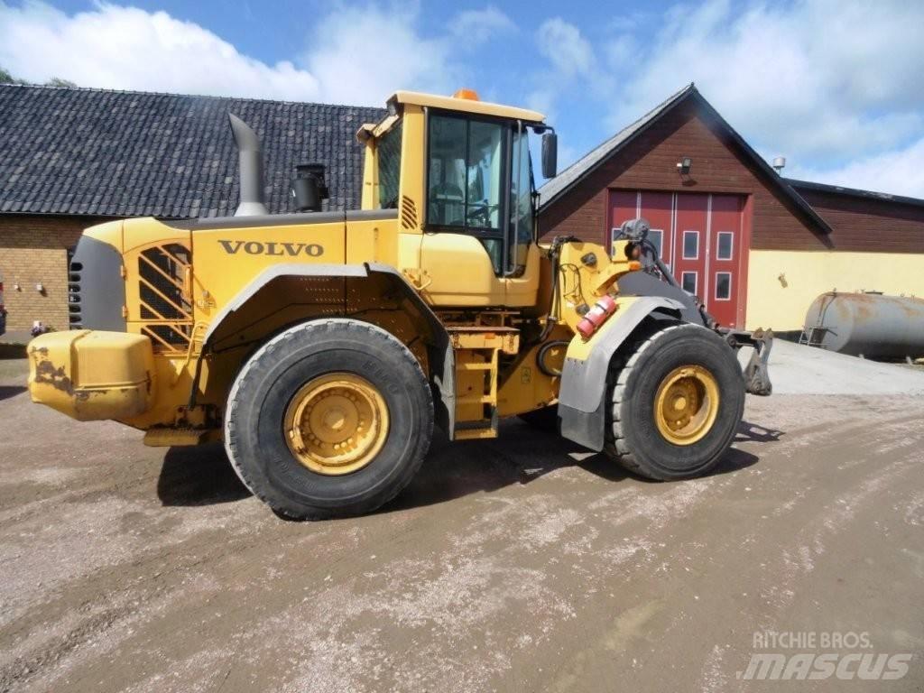 Volvo L 120 F Gumikerekes homlokrakodók