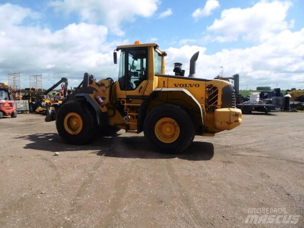 Volvo L 120 F Gumikerekes homlokrakodók