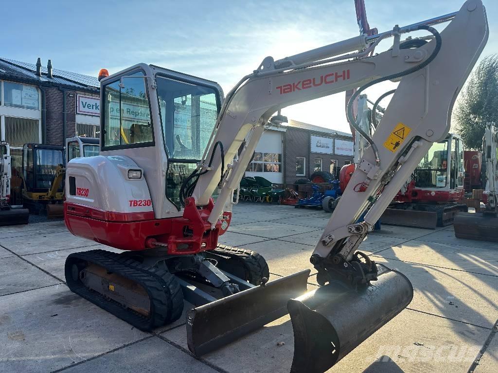 Takeuchi TB 230 Mini kotrók < 7t