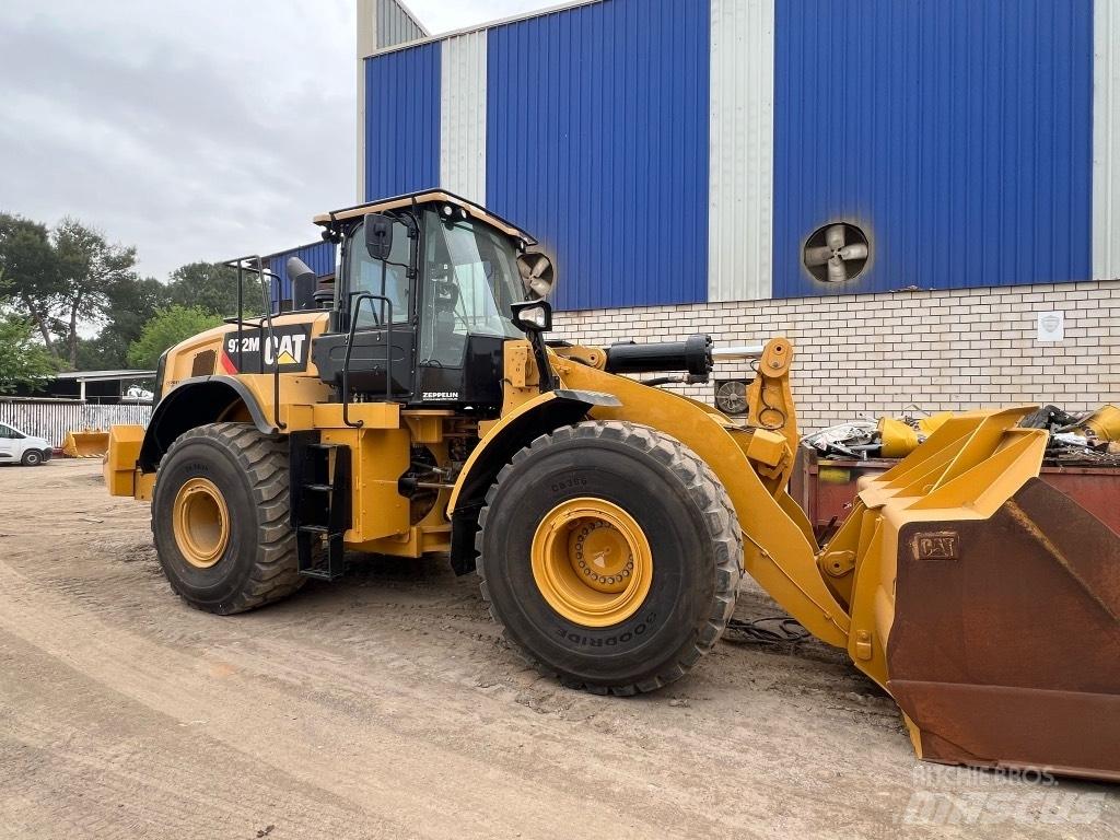 CAT 972 M Gumikerekes homlokrakodók