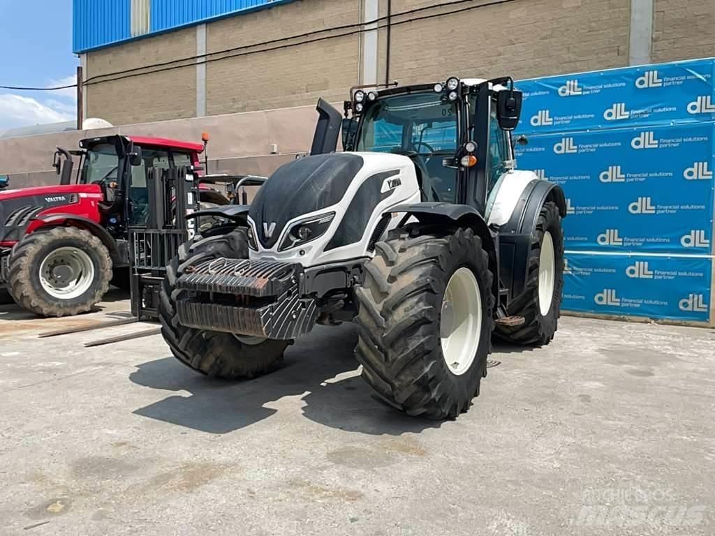 Valtra T174E Traktorok