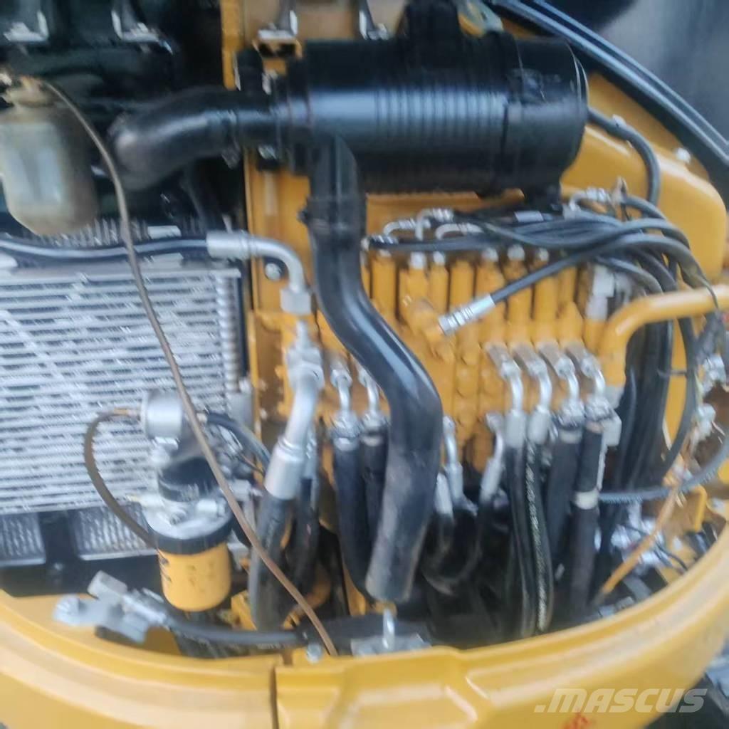 CAT 303 E Lánctalpas kotrók