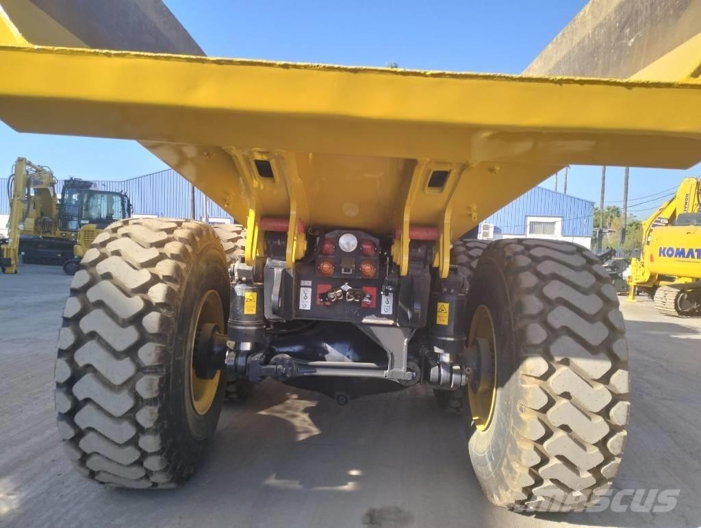 Komatsu HM 300-5EO Csuklósdömperek