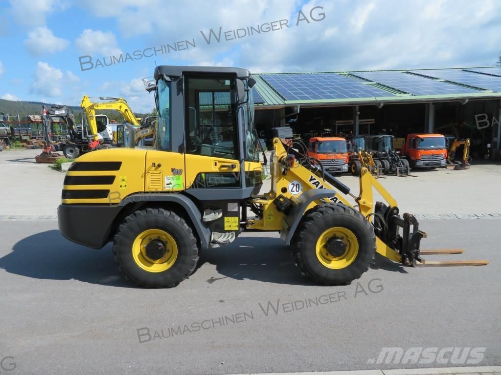 Yanmar V 80 Gumikerekes homlokrakodók