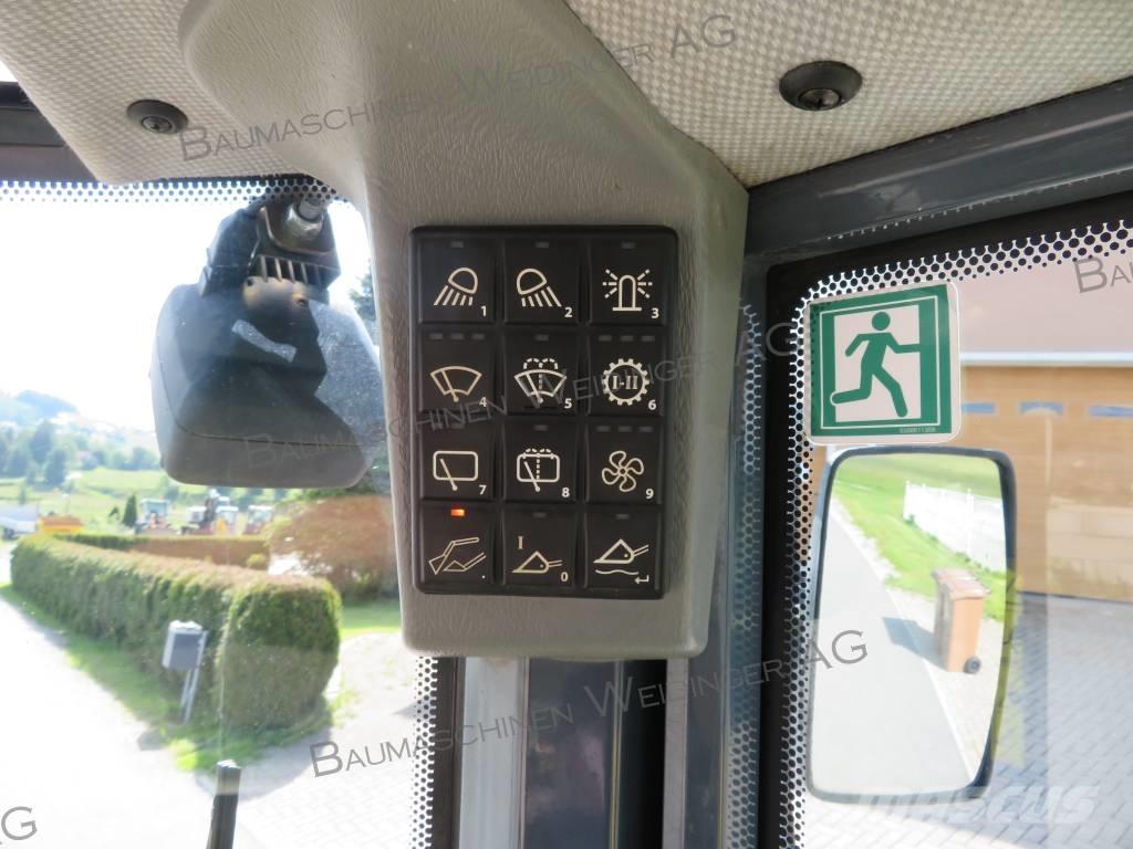 Yanmar V 80 Gumikerekes homlokrakodók