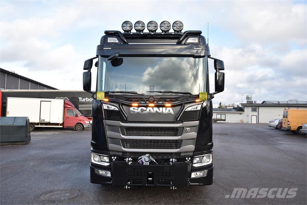 Scania R590 8X4 Horgos rakodó teherautók