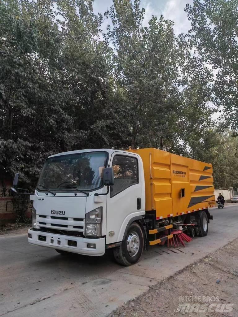 Isuzu ELF Utcaseprő teherautók