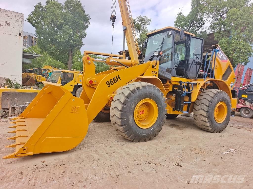 CAT 966H Gumikerekes homlokrakodók