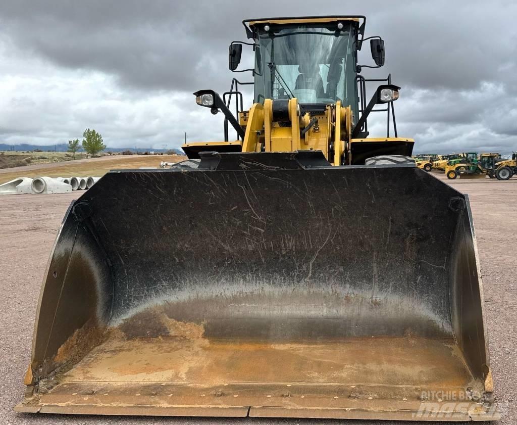 CAT 950M Gumikerekes homlokrakodók