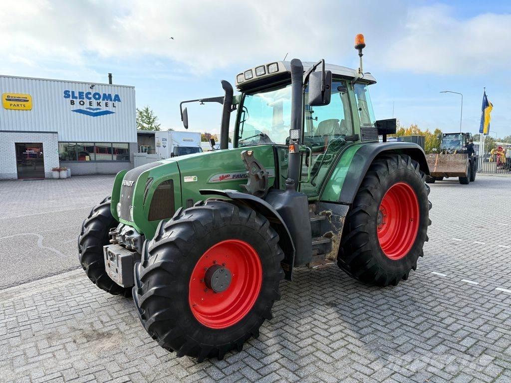 Fendt 712 Vario Traktorok