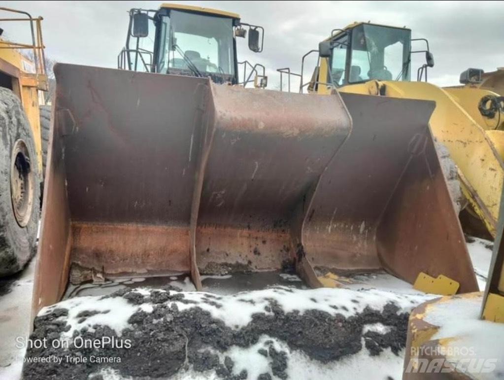 CAT 980 H Gumikerekes homlokrakodók