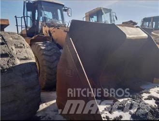 CAT 980 H Gumikerekes homlokrakodók
