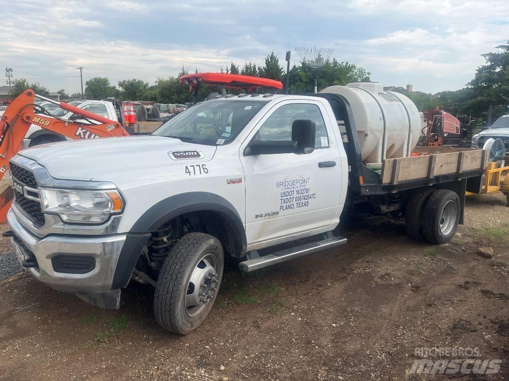 RAM 5500 Platós / Ponyvás teherautók