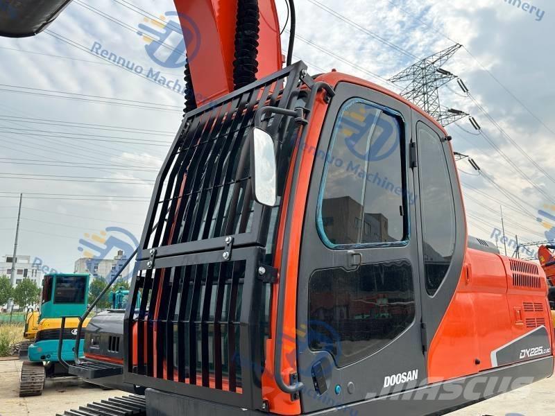 Doosan DX 225 LC-9C Lánctalpas kotrók