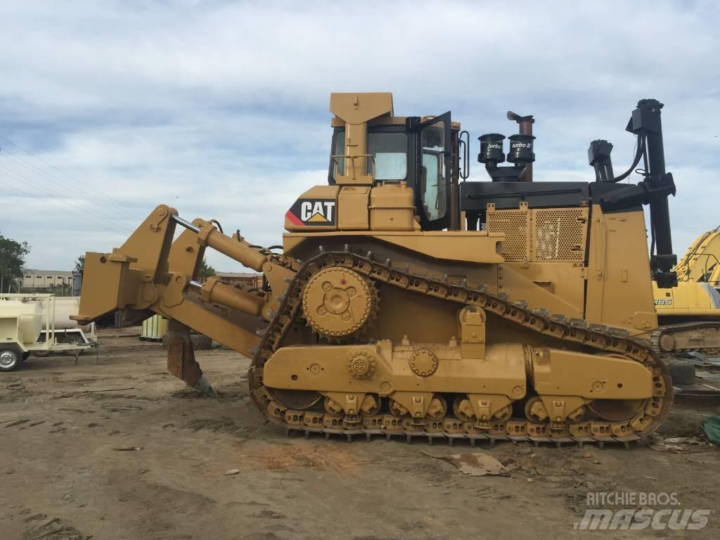 CAT D 9 L lánctalpas dózerek