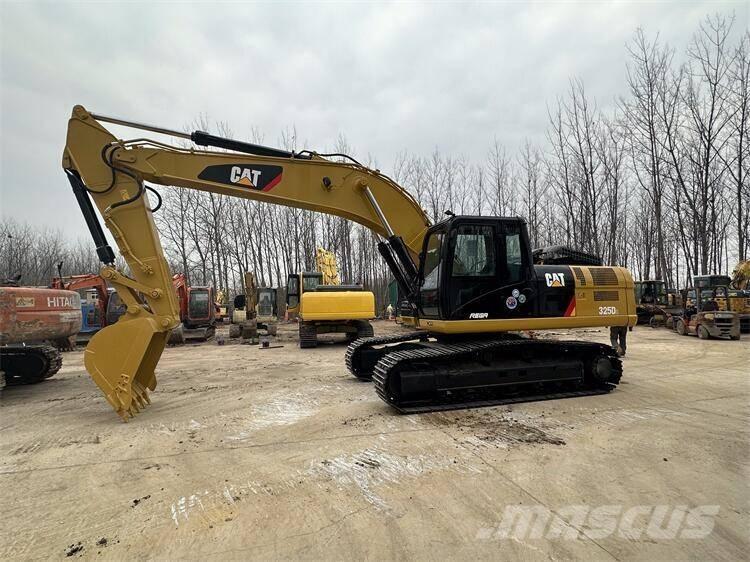 CAT 325D2 Lánctalpas kotrók