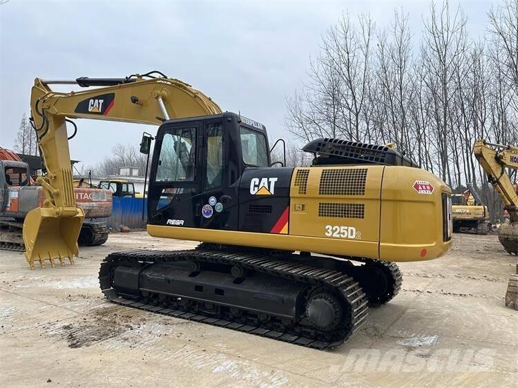 CAT 325D2 Lánctalpas kotrók