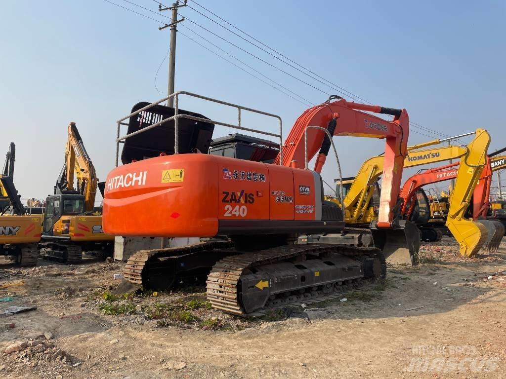 Hitachi ZX 240 Lánctalpas kotrók