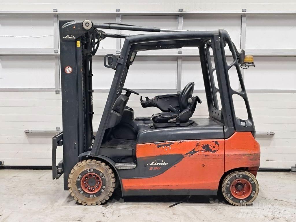 Linde E30L-01 Elektromos targoncák